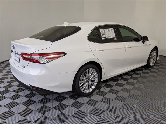 New 2020 Toyota Camry Hybrid XLE w/Navigation Package & Moonroof 4D ...